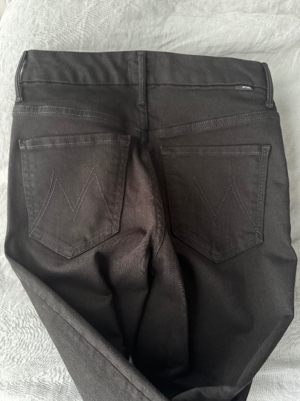 MOTHER BLACK SKINNY JEANS - SIZE 26